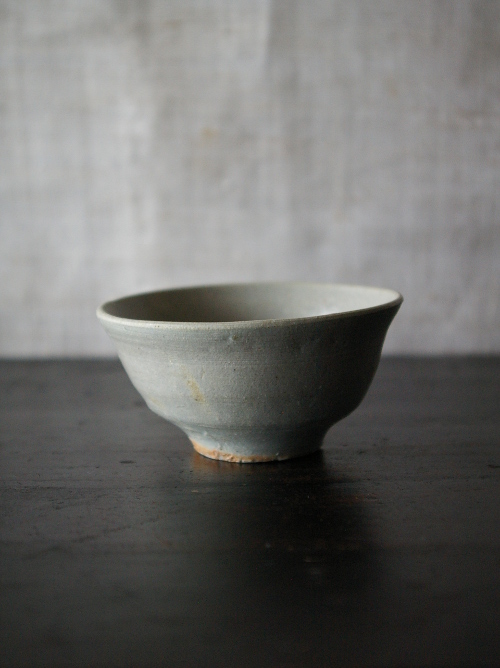 李朝花三嶋茶碗 花三島茶碗 銘「御所の春」｜茶の美